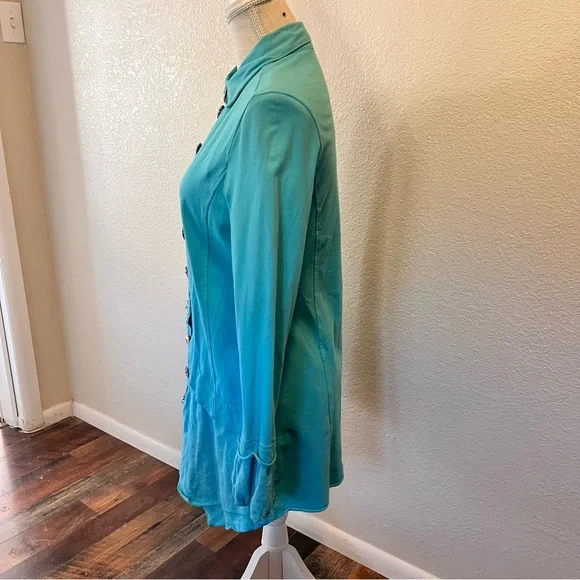 Neon Buddha Blue Sparkly Buttons Tunic
Size Medium - Picture 2 of 13